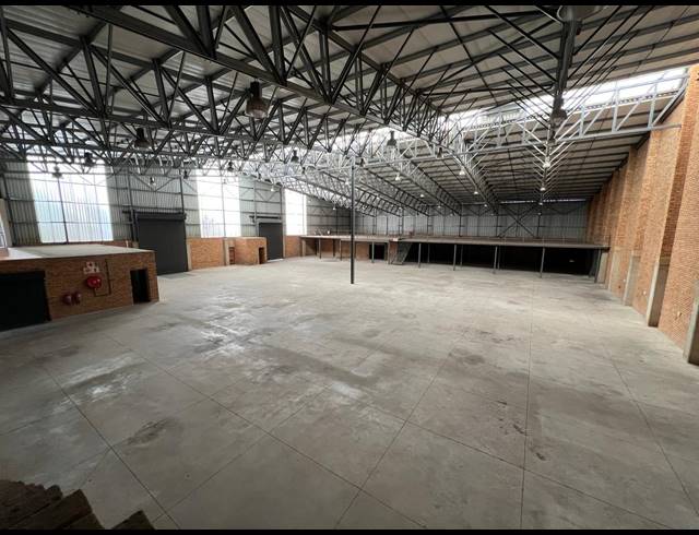 2,499M² WAREHOUSE TO LET IN LASER PARK